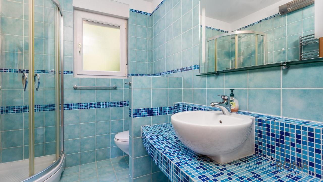 Rona Spacious Apartment With A Panoramic View Ičići Eksteriør bilde