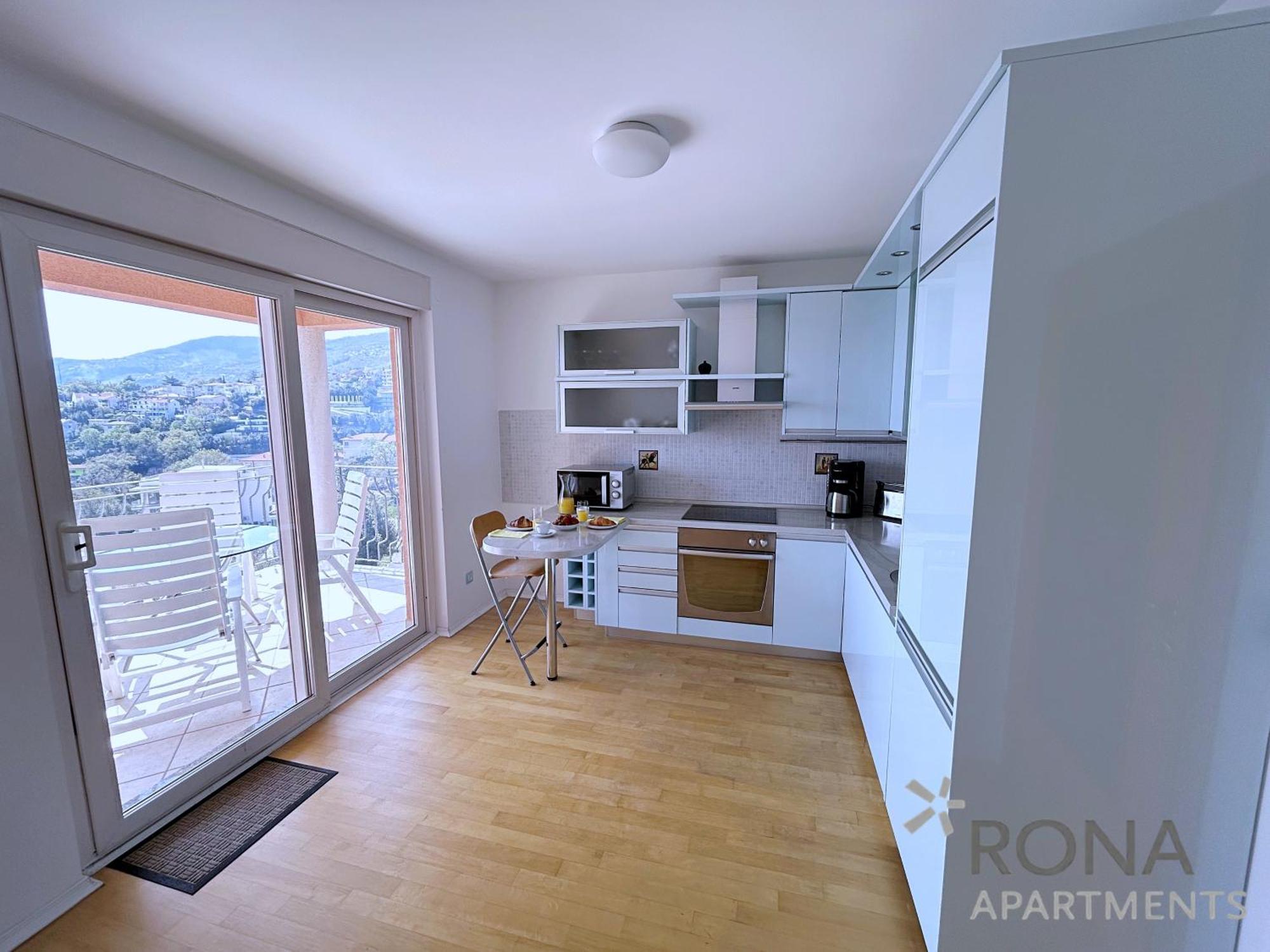 Rona Spacious Apartment With A Panoramic View Ičići Eksteriør bilde